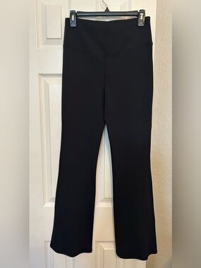 Women's Black High Waisted Yoga Pants —Stretch